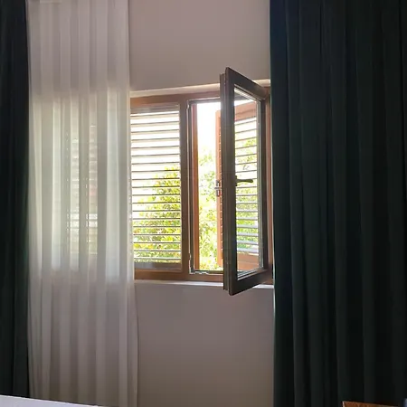 מלון Akropoli טיראנה