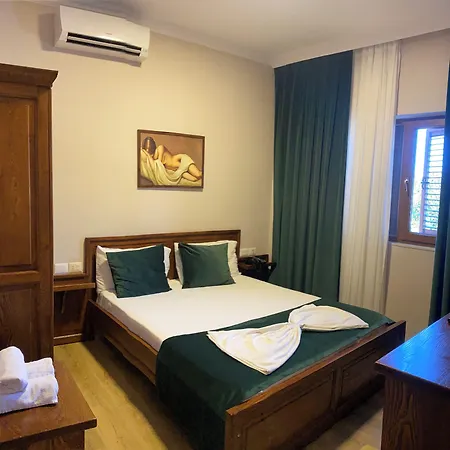 Akropoli 3* Tirana