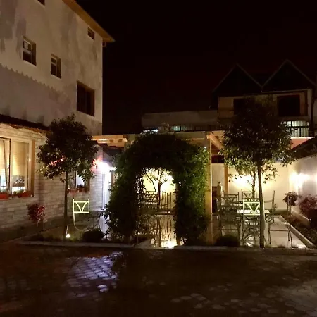 Akropoli 3* טיראנה